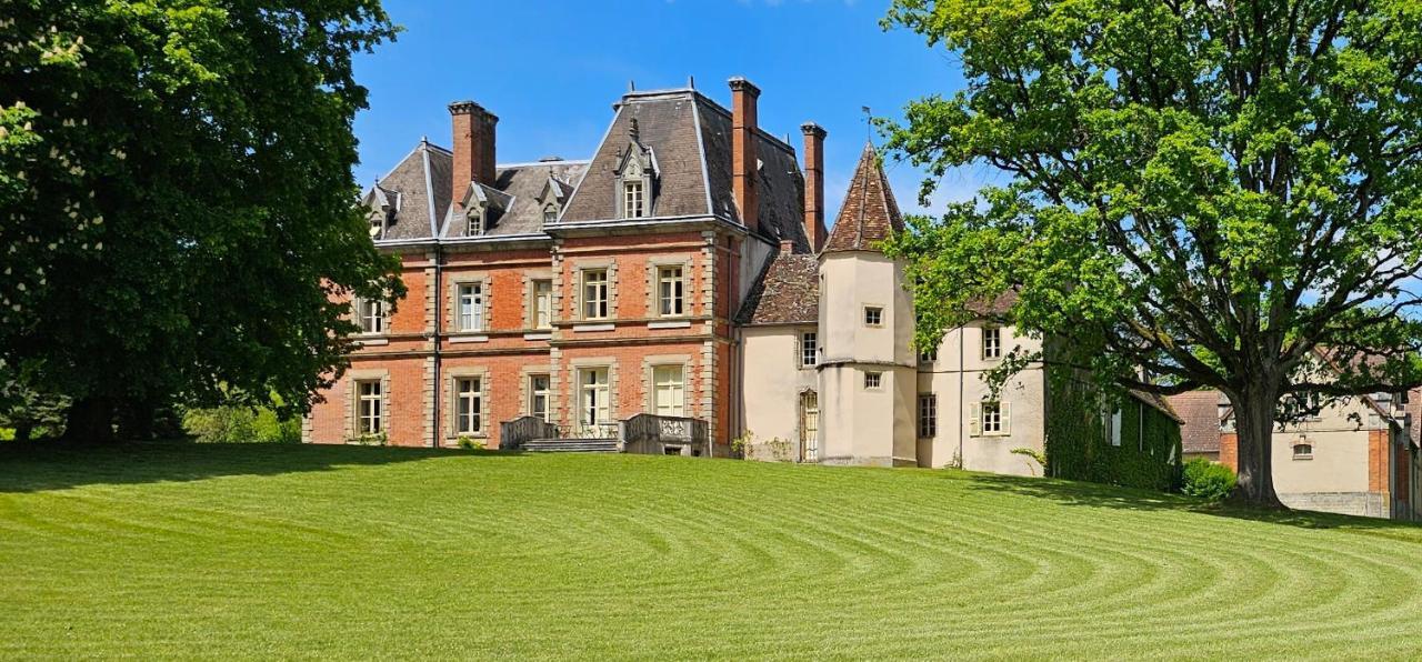 Chateau De Montpatey Bed & Breakfast Couches Dış mekan fotoğraf